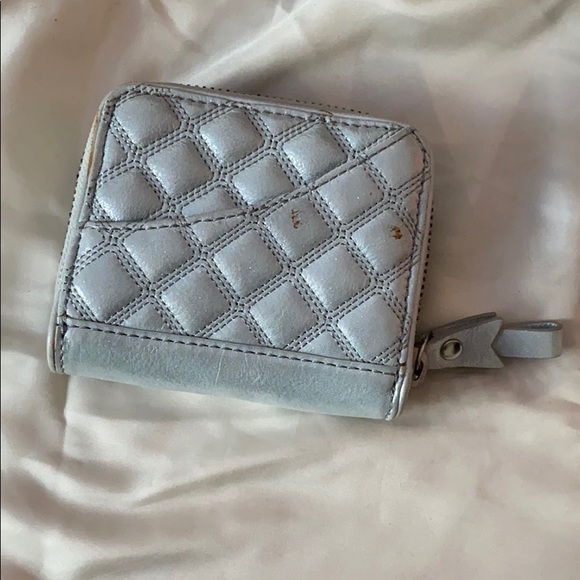 Juicy Couture - Picture 2 of 5